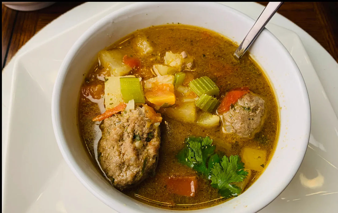Caldo de Albóndigas